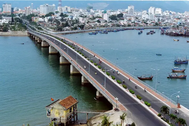 Cầu Trần Phú Nha Trang