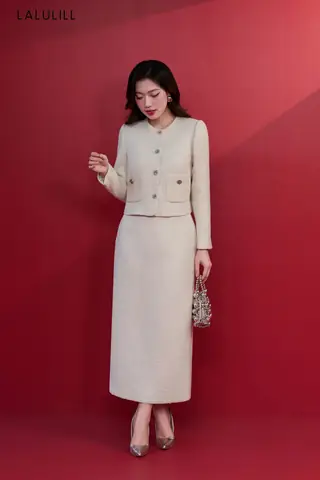 Chân Váy Dạ Tweed Cao Cấp: Đánh Giá Toàn Diện Và Lời Khuyên Khi Mua