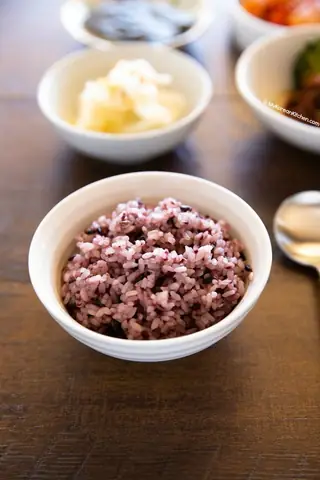 Cơm Hàn Quốc Màu Tím