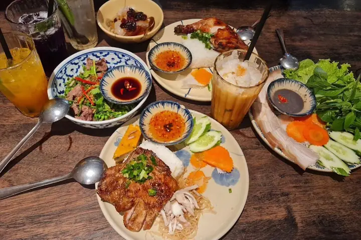 Cơm Tấm Mộc Lý Tự Trọng