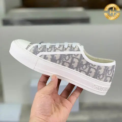 Giày Thể Thao Nữ Chính Hãng