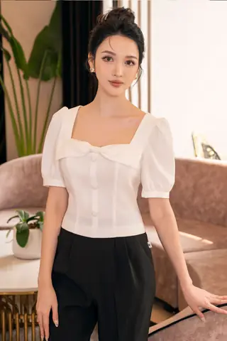 Kiểu Áo Cổ Vuông Tim