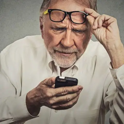 Kính Lão Và Kính Cận Khác Nhau Như Thế Nào? So Sánh Chi Tiết Để Chọn Đúng