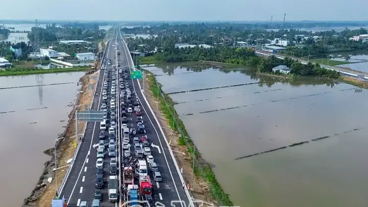 Mai Mốt Cà Mau Em Lớn
