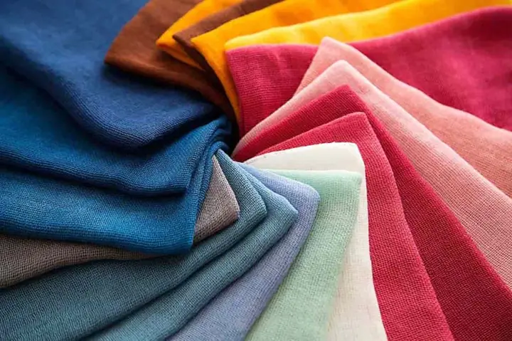 Màu Nào Chống Nắng Tốt Nhất? Bí Quyết Chọn Trang Phục Bảo Vệ Da Toàn Diện