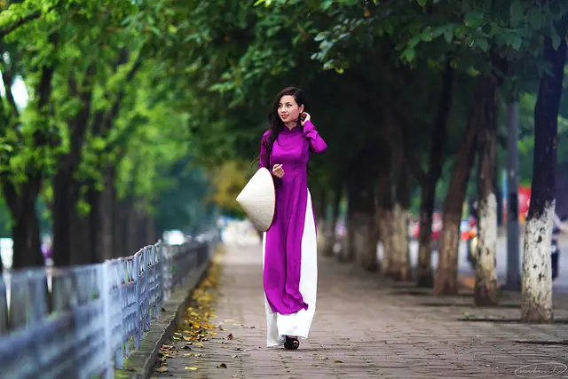 May Áo Dài Ở Huế