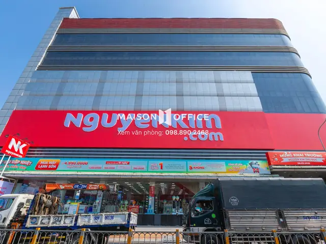 Nguyễn Kim Võ Văn Ngân
