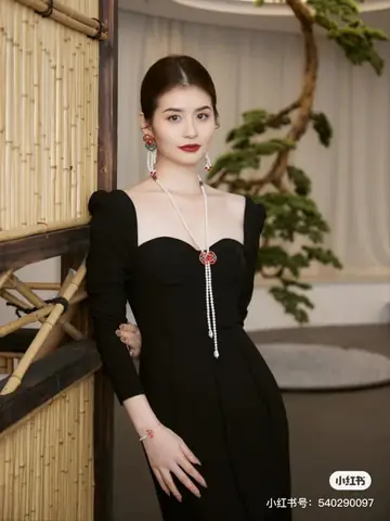 Phụ Kiện Đeo Cổ Mặc Đầm