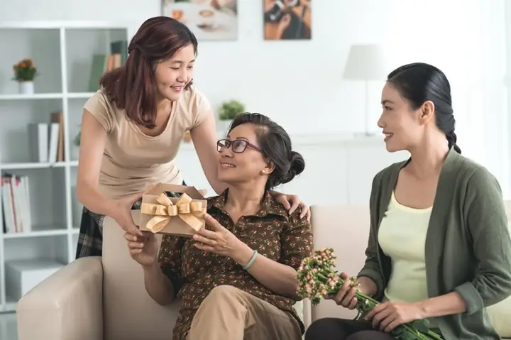 Quà Sinh Nhật Cho Mẹ Chồng