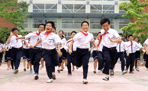 Quần Tây Học Sinh Nam: Cách Chọn Mẫu Đẹp, Bền Và Phù Hợp Từng Độ Tuổi