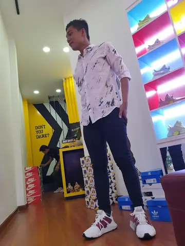 Shop Giày Thể Thao Quận 9