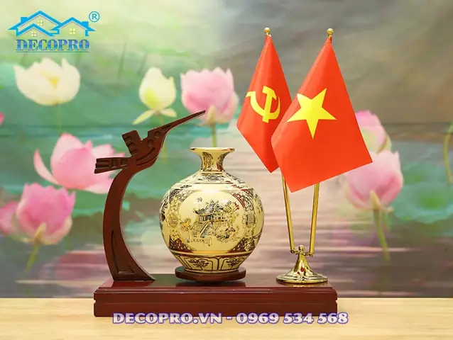Quà Tặng Sếp Nữ: 50+ Gợi Ý Ý Nghĩa Cho Mọi Dịp & Lưu Ý Vàng