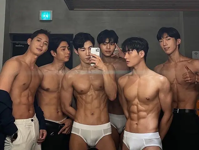 Trai Đẹp Mặc Quần Xì