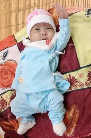 Trẻ Sơ Sinh Việt Nam