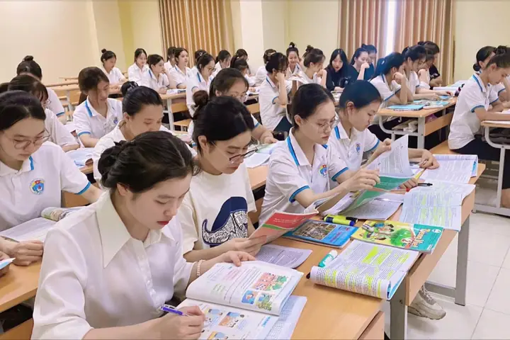 Đánh Giá Trường Sư Phạm Hải Dương: Điểm Chuẩn Tăng Mạnh, Cơ Hội Nghề Nghiệp Rộng Mở