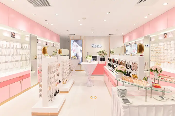 Vạn Hạnh Mall Quận 10: Đánh Giá Chi Tiết Và Trải Nghiệm Thực Tế