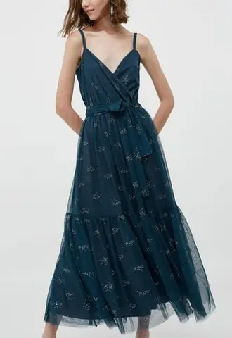 Top 7 Mẫu Váy 2 Dây Dáng Dài Đẹp Nhất Và Cách Phối Đồ Chuẩn Phong Cách Top 7 Mẫu Váy 2 Dây Dáng Dài Đẹp Nhất Và Cách Phối Đồ Chuẩn Phong Cách