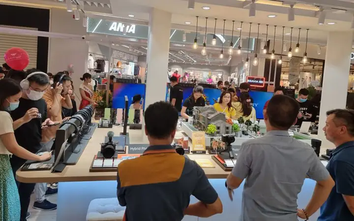 Đánh Giá Chi Tiết Sony Center Vincom Mega Mall Hà Nội: Trải Nghiệm Công Nghệ Đỉnh Cao Tại Trung Tâm Thương Mại